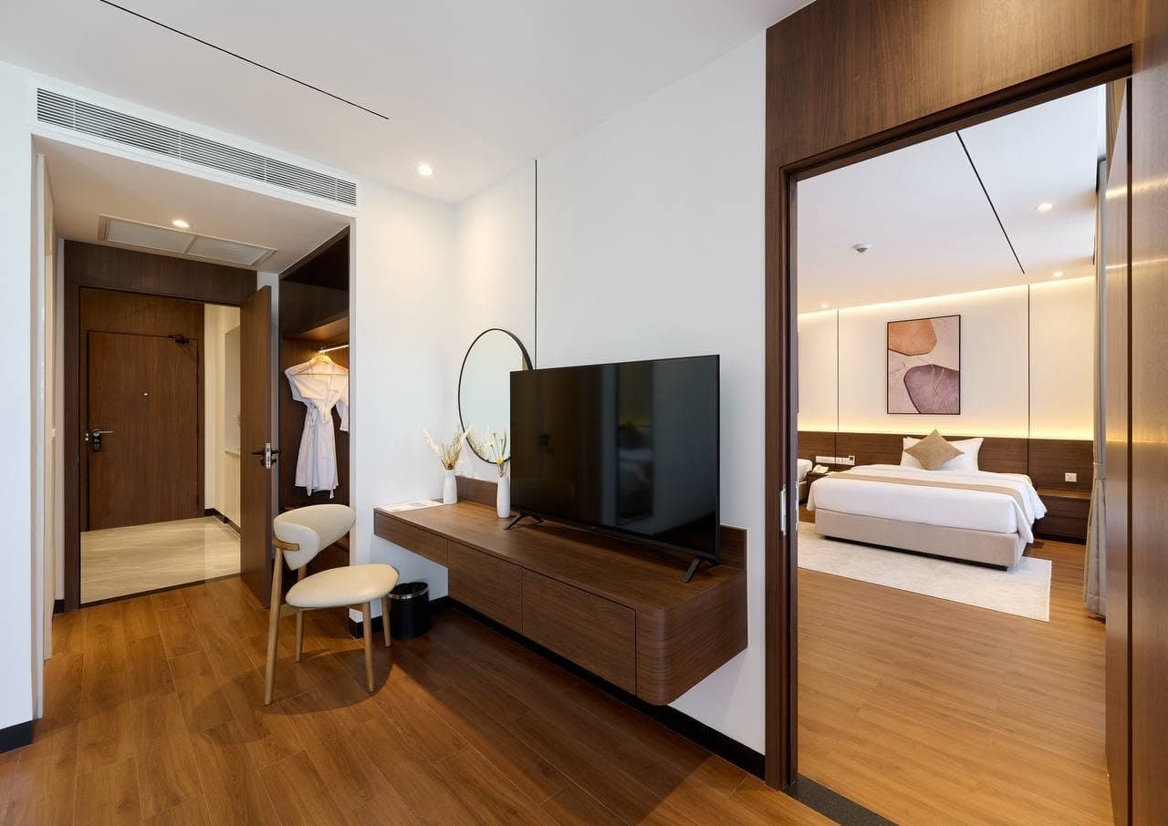 Connecting room interior